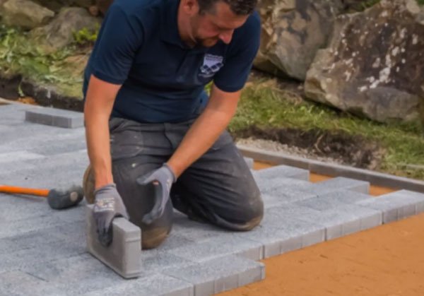 Paving Driveways Virginia Water